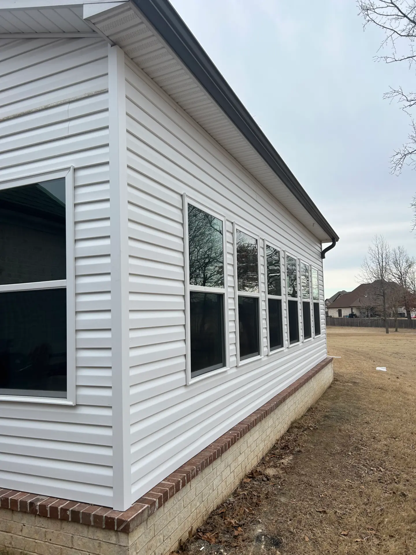 New vinyl siding and windows on a Tennessee home